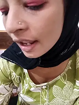 Itz Mayra  online show from 11.05.25