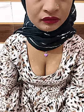 Itz Mayra  online show from 11.12.25