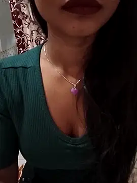 Itz Mayra  online show from 11.13.25