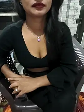 Itz Mayra  online show from 11.13.25