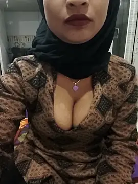 Itz Mayra  online show from 11.16.25