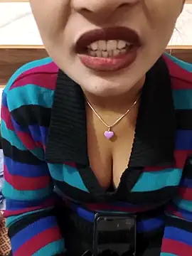 Itz Mayra  online show from 11.18.25