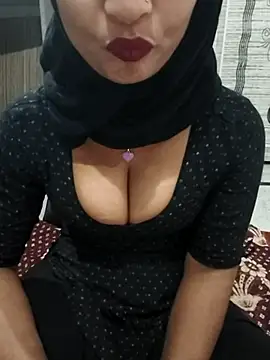 Itz Mayra  online show from 11.21.25