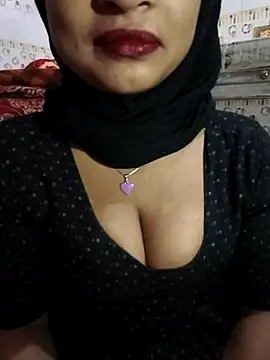 Itz Mayra  online show from 11.26.25