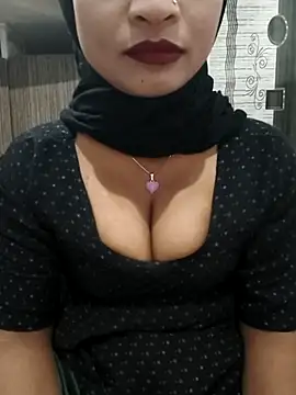 Itz Mayra  online show from 12.03.25