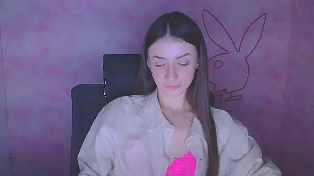 Snapshot of AlisaBubbles chatting on 10.13.25 AlisaBubbles online show from 10.13.25