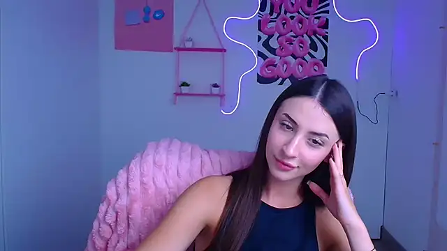 Snapshot of AlisaBubbles chatting on 10.25.25 AlisaBubbles online show from 10.25.25