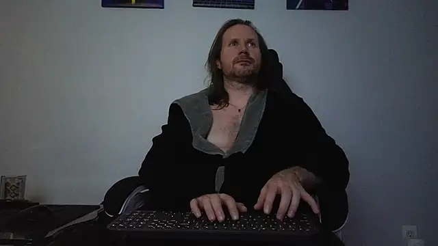 Snapshot of AlbinoAdonis chatting on 09.17.25 AlbinoAdonis online show from 09.17.25