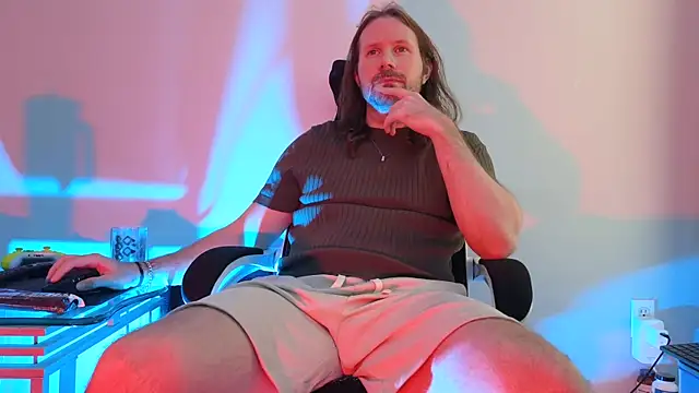 Snapshot of AlbinoAdonis chatting on 09.20.25 AlbinoAdonis online show from 09.20.25