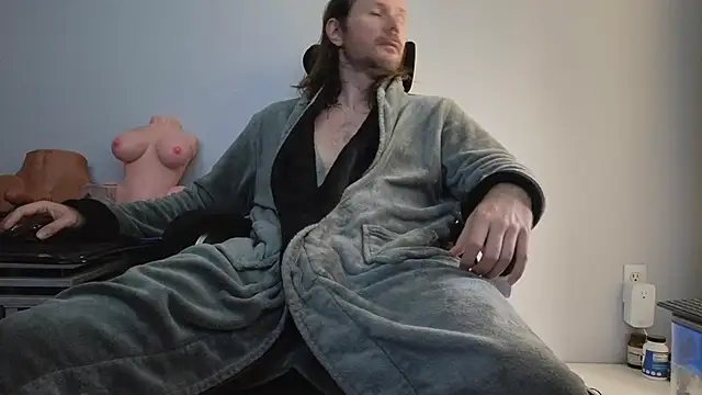 Snapshot of AlbinoAdonis chatting on 10.03.25 AlbinoAdonis online show from 10.03.25