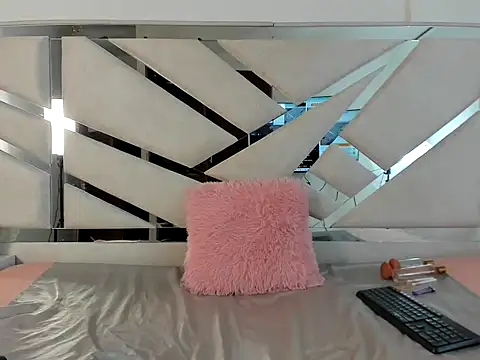 Kimberly TaylorX online show from 11.30.25