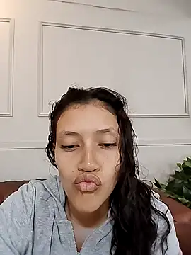 ArielBlossom    online show from 10.02.25