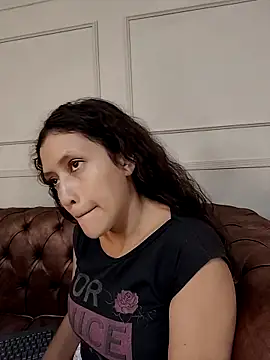 ArielBlossom    online show from 10.15.25