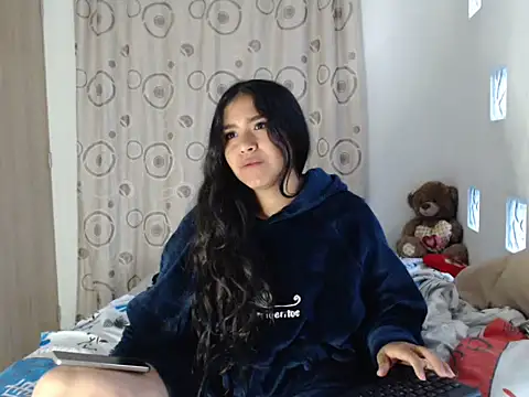 Snapshot of Pamela_mua chatting on 09.20.25 Pamela mua online show from 09.20.25