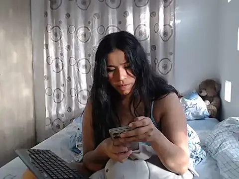 Snapshot of Pamela_mua chatting on 10.02.25 Pamela mua online show from 10.02.25