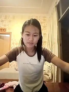 Snapshot of luy-xinh02 chatting on 09.18.25 luy-xinh02 online show from 09.18.25