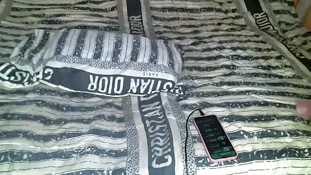 Snapshot of shleybabe chatting on 10.02.25 shleybabe online show from 10.02.25