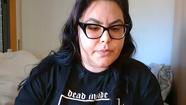 Snapshot of Eli_BBW chatting on 09.15.25 Eli BBW online show from 09.15.25