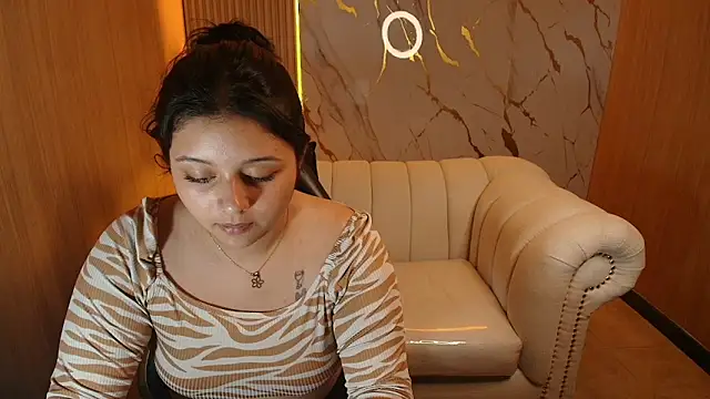 Snapshot of mia_hot_tf chatting on 10.08.25 mia hot tf online show from 10.08.25