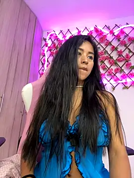 RaquelOficial online show from 10.16.25