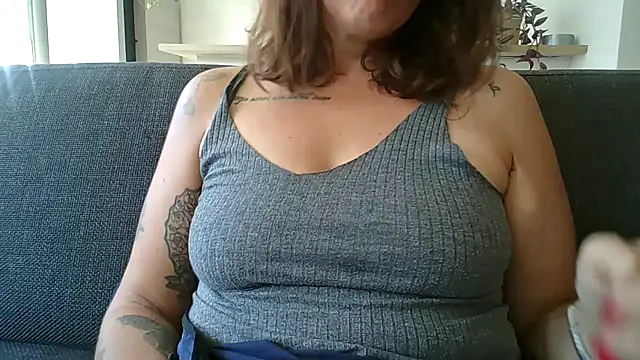 Snapshot of samantaatw chatting on 09.16.25 samantaatw online show from 09.16.25