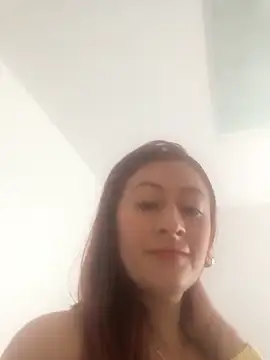 Snapshot of milenacardona chatting on 09.19.25 milenacardona online show from 09.19.25