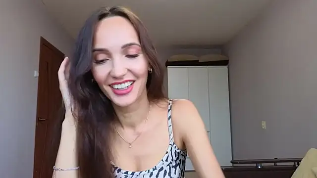 Lillian-Clark online show from 11.04.25