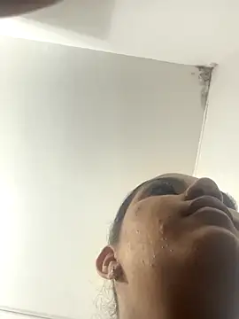 Snapshot of SienaWild chatting on 11.26.25 SienaWild online show from 11.26.25