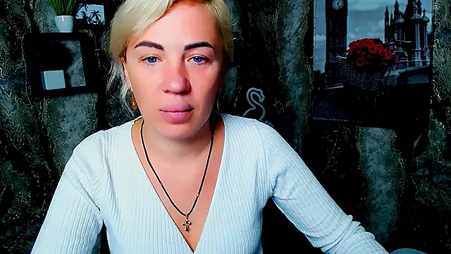 EmmaCat  online show from 10.12.25