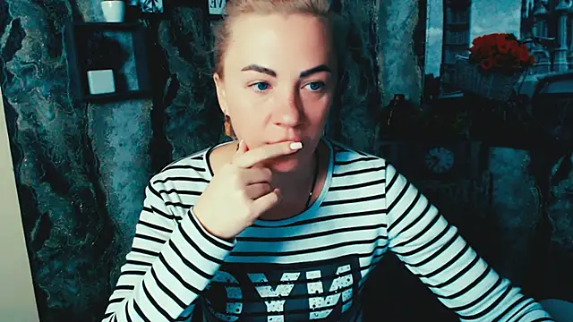 EmmaCat  online show from 11.10.25