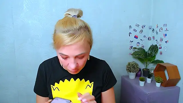 EmmaCat  online show from 12.03.25