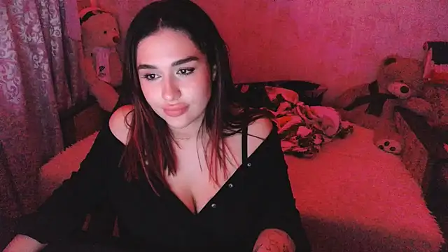 Snapshot of Amireth chatting on 10.12.25 Amireth online show from 10.12.25