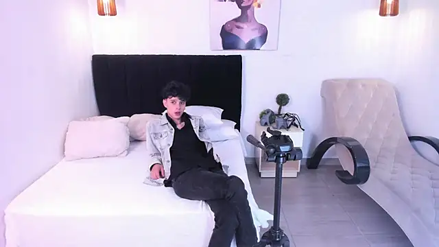 Snapshot of _ruby_red chatting on 09.24.25 ruby red online show from 09.24.25