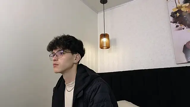 Snapshot of _ruby_red chatting on 10.03.25 ruby red online show from 10.03.25