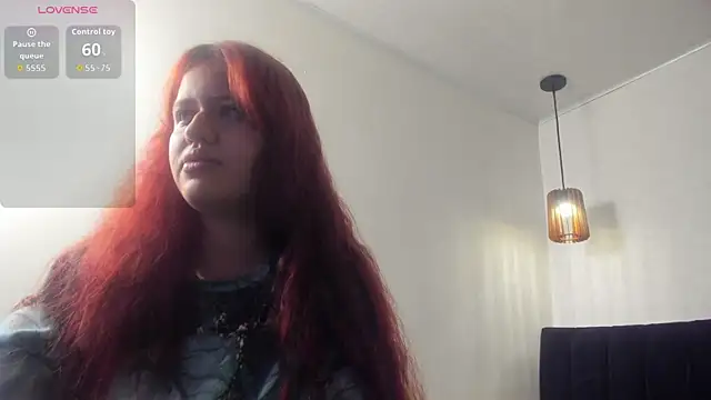 Snapshot of _ruby_red chatting on 10.08.25 ruby red online show from 10.08.25