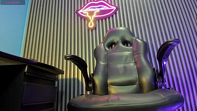 kevinn blue1 online show from 10.22.25