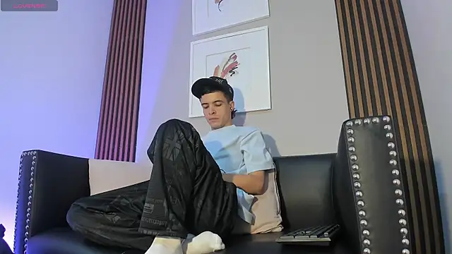 kevinn blue1 online show from 11.11.25