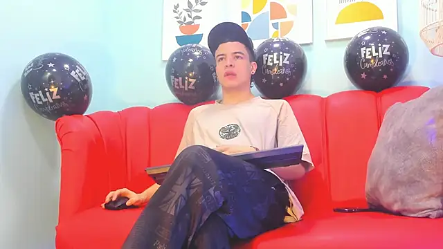 kevinn blue1 online show from 11.12.25