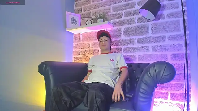 kevinn blue1 online show from 11.17.25