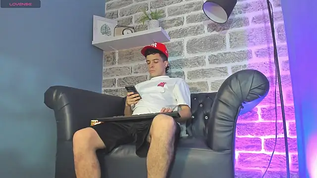 kevinn blue1 online show from 12.02.25