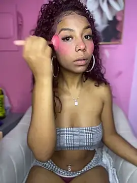 PrettyTiana  online show from 11.28.25