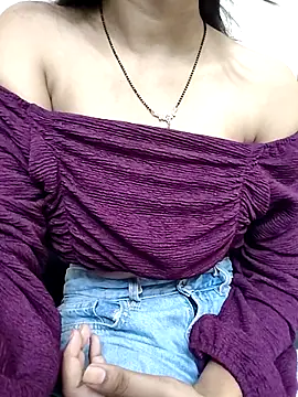 Snapshot of vidhi_00 chatting on 09.15.25 vidhi 00 online show from 09.15.25