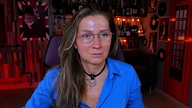 Snapshot of UmaSpace chatting on 09.15.25 UmaSpace online show from 09.15.25