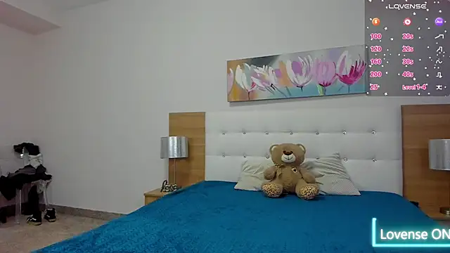 LovelySophie3 online show from 10.28.25