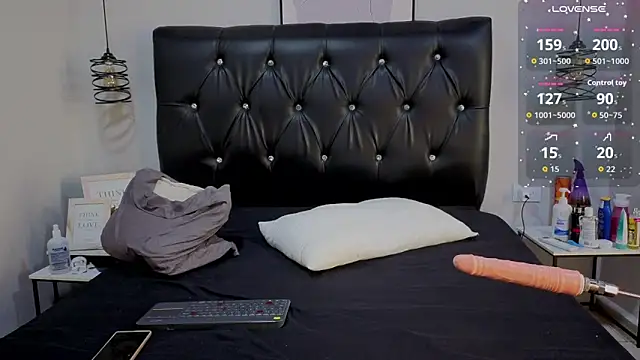 Antonella RiosFG online show from 10.27.25