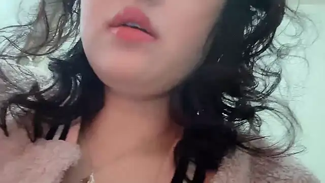 Snapshot of feifei1234 chatting on 10.26.25 feifei1234 online show from 10.26.25