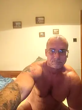 Snapshot of chcem1975 chatting on 09.22.25 chcem1975 online show from 09.22.25