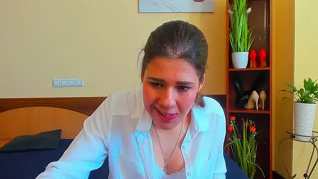 Snapshot of Joannia chatting on 09.22.25 Joannia online show from 09.22.25