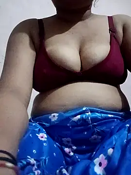 Snapshot of aliya-jaan71 chatting on 09.23.25 aliya-jaan71 online show from 09.23.25