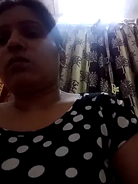 Snapshot of aliya-jaan71 chatting on 10.14.25 aliya-jaan71 online show from 10.14.25
